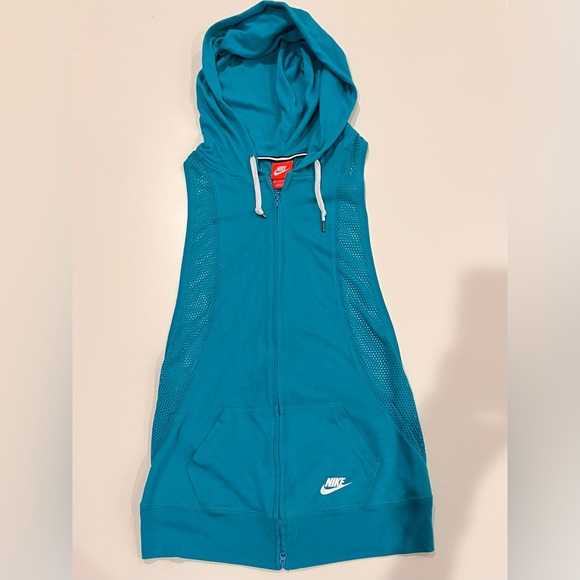 Nike Sleeveless Hoodie / Coverup - Picture 3 of 6